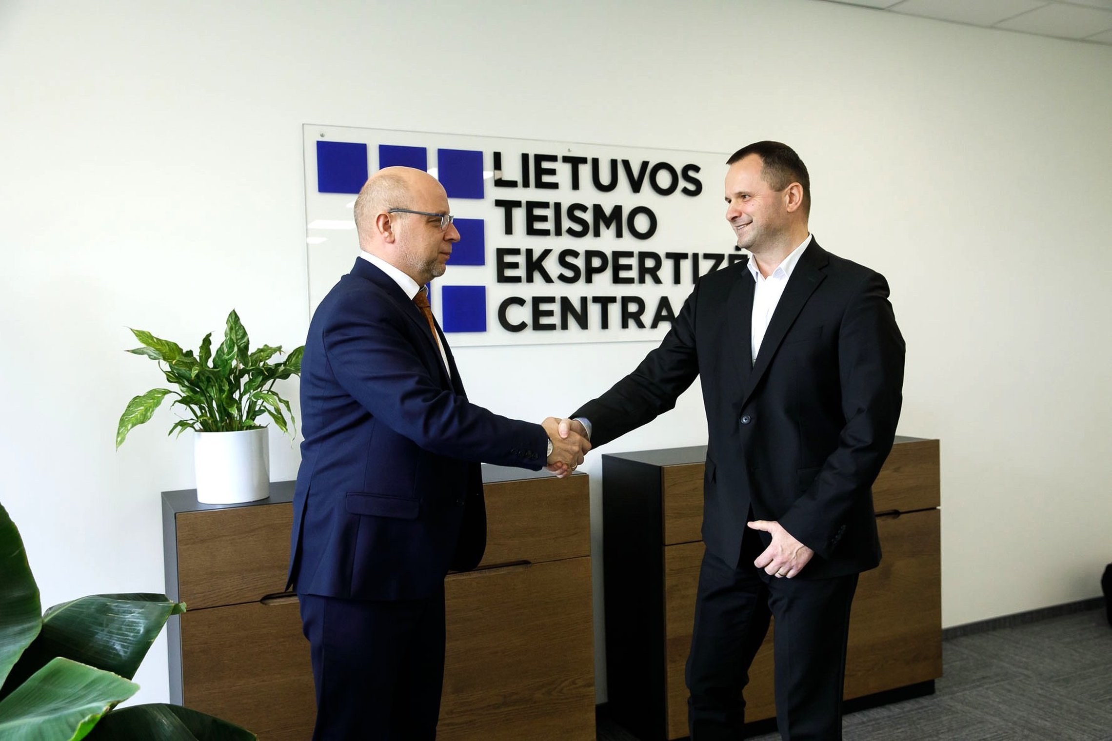 Teisingumo ministras Rimantas Mockus ir LTEC direktorius dr. Giedrius Mozūraitis